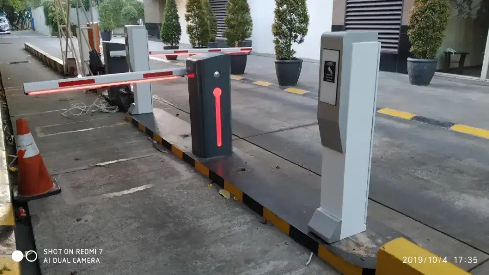 Mesin Portal otomatis palang parkir boom gate