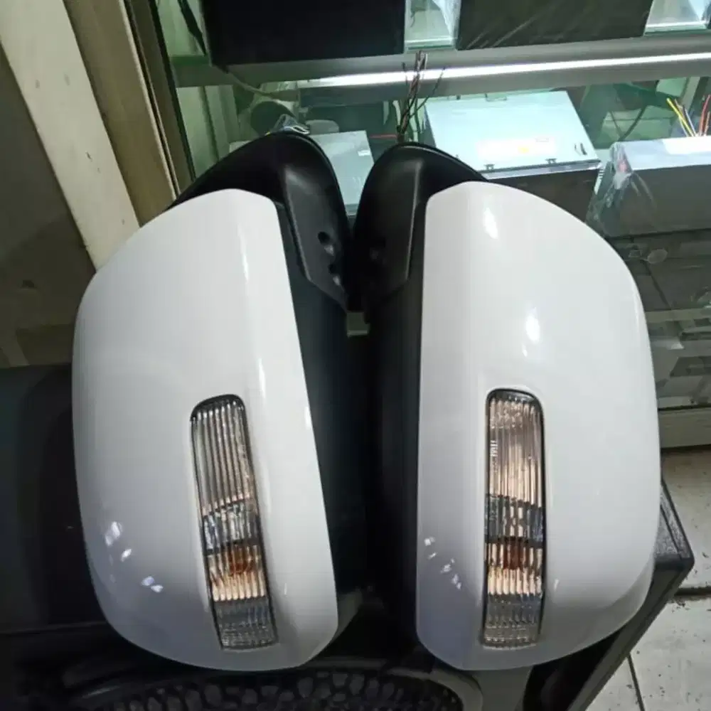 Spion Toyota Fortuner 2012 original