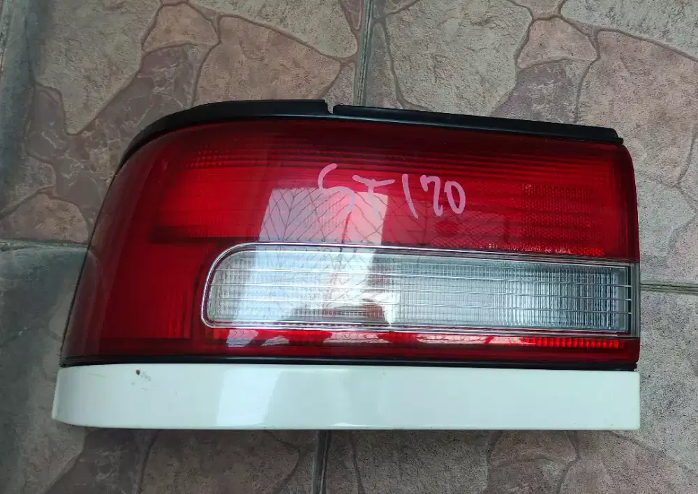 Lampu corona ex saloon belakang kiri original japan