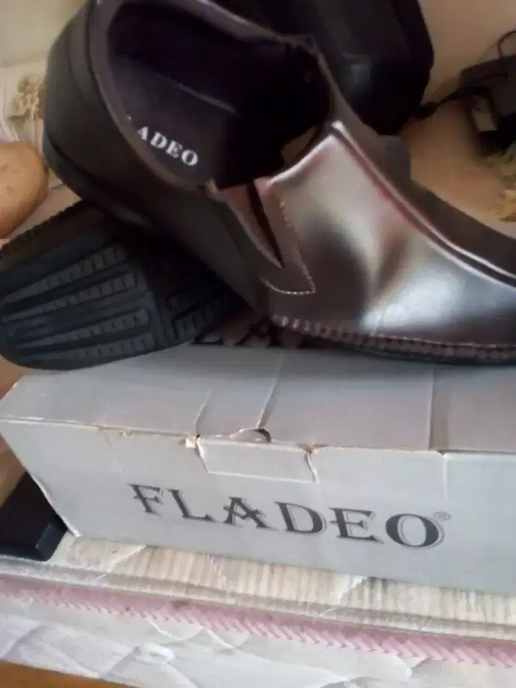 Sepatu pantofle Fladeo