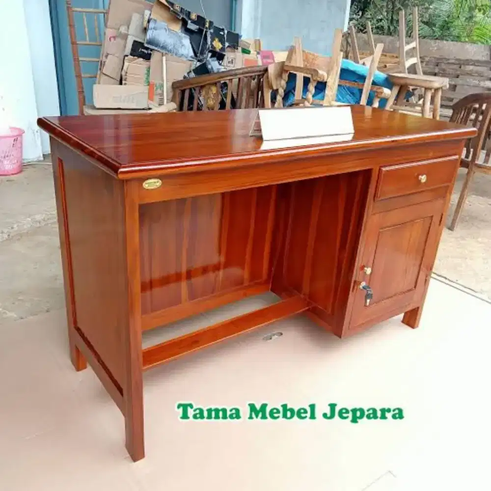 Meja kantor ukuran normal 120x60x75