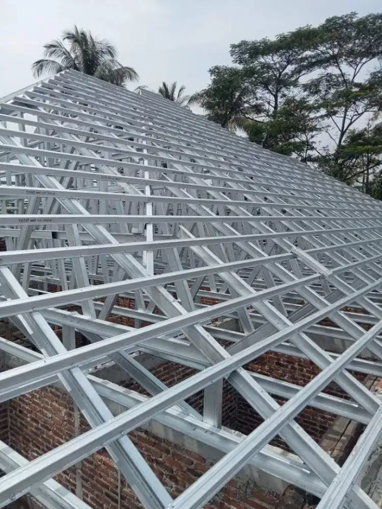 Siap pemasangan rangka atap baja ringan