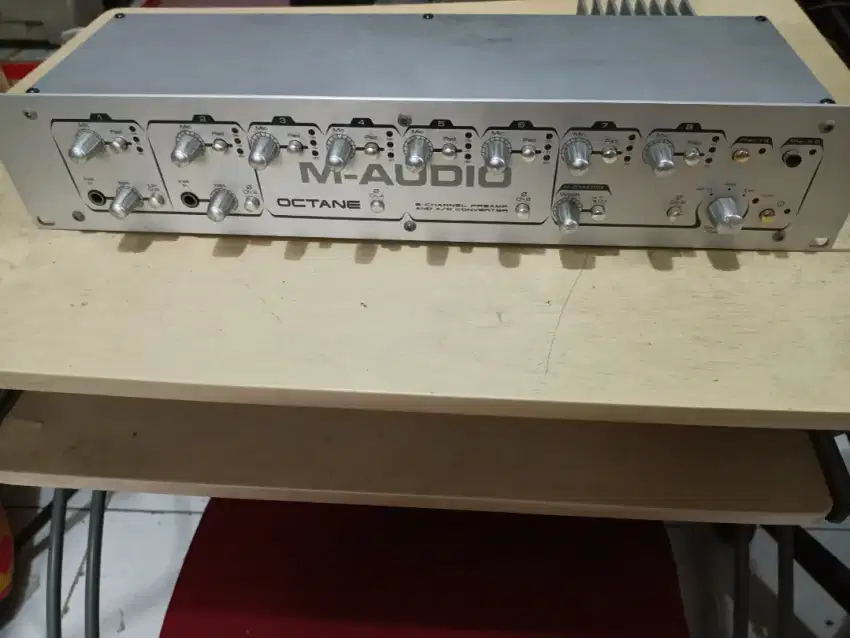 Octane M-Audio Prof. Recording Studio Preamp 10 In Ch TT HP