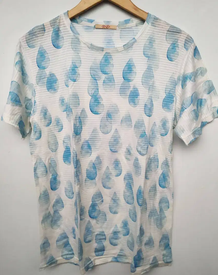 Kaos Motif Tetesan Air Size M