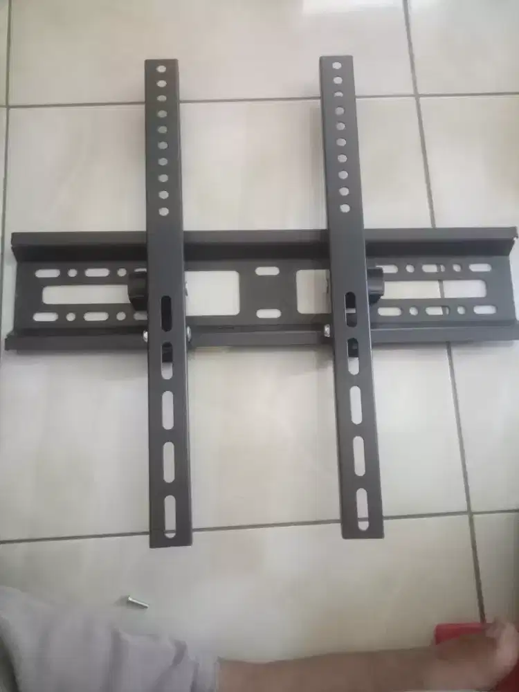 Breket TV LCD /LED + pasang