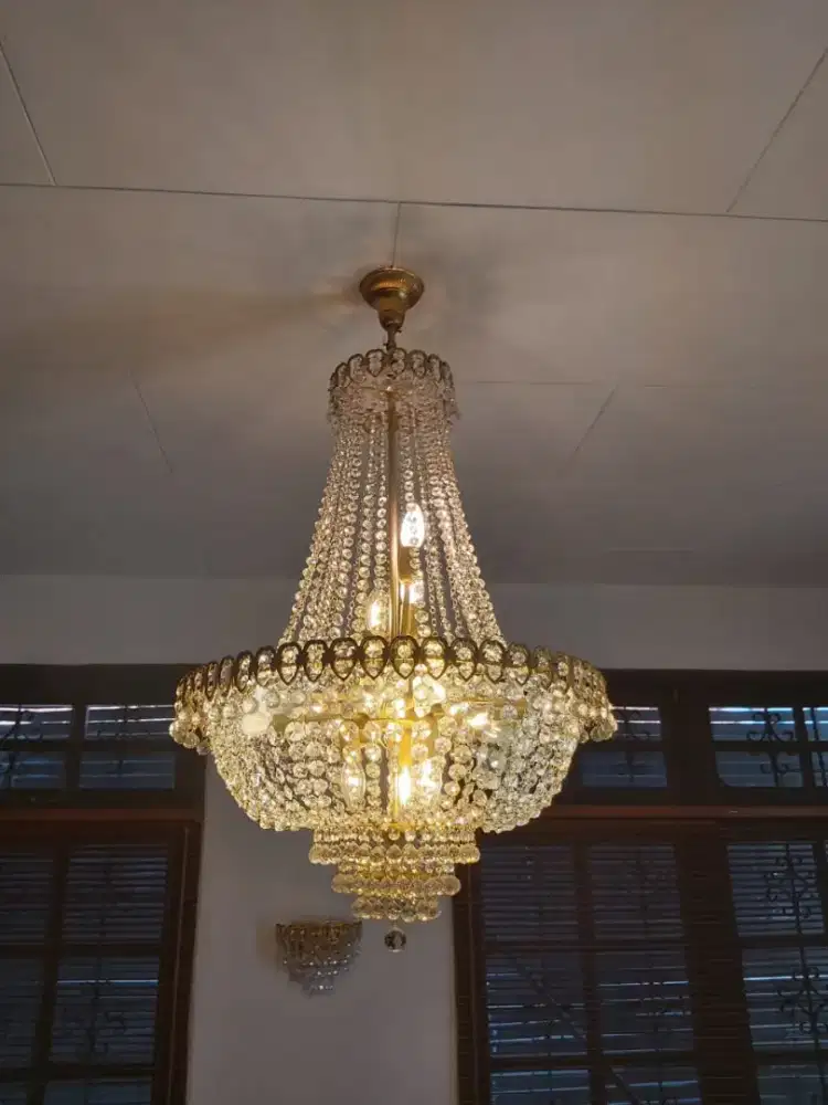 Lampu Gantung Crystal Antik