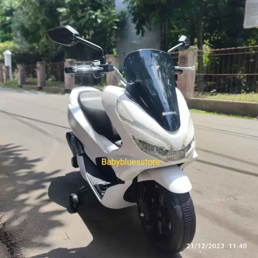 Mainan Motor Aki Anak Honda PCX M988 - Official license Honda