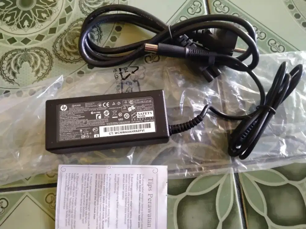 Charger laptop hp  pin jarum