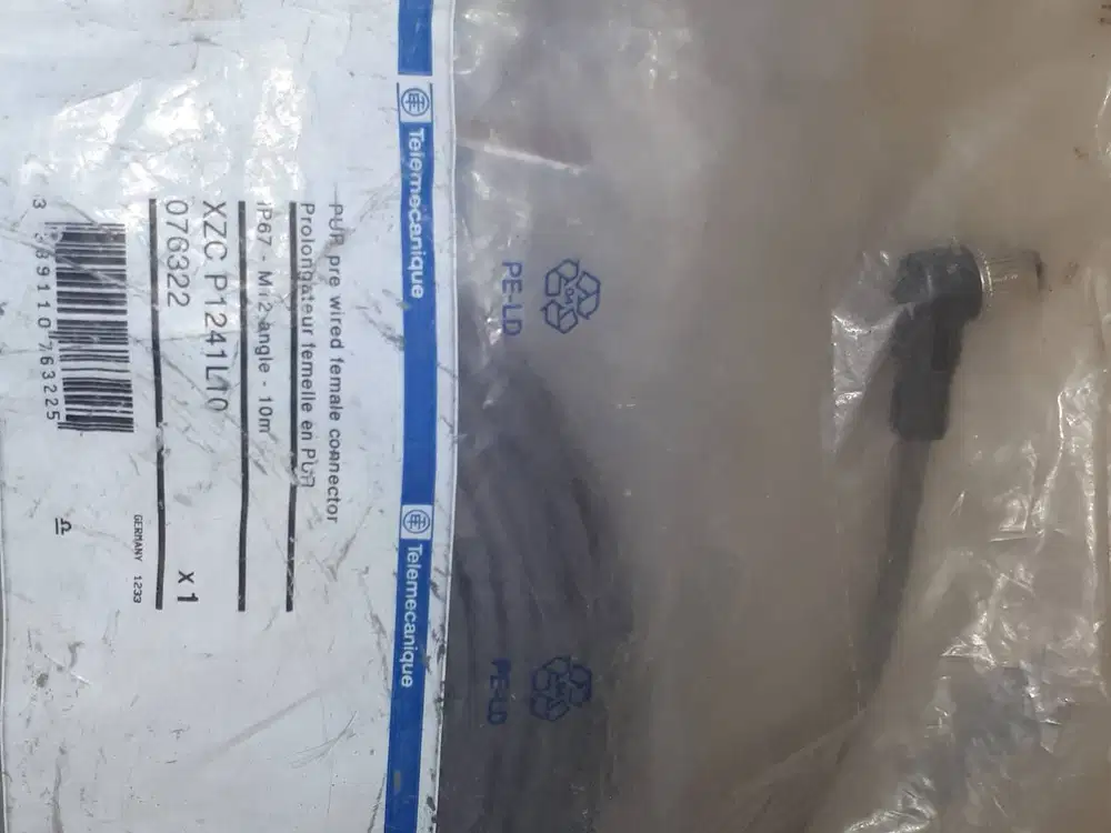 Telemecanique Prewired Female Connector - XZC P1241L10 076322 - A-529