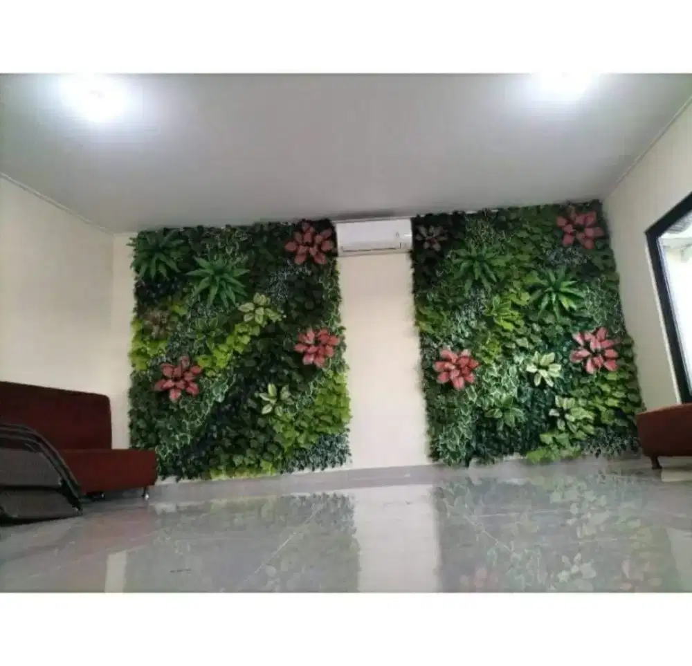TAMAN VERTIKAL/VERTICAL GARDEN SINTETIS DAN POHON ASLI