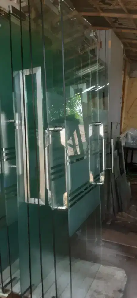 Pintu kaca tempered Bekas lengkap