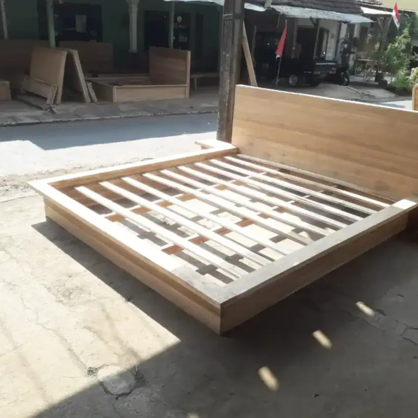 Set dipan dan nakas