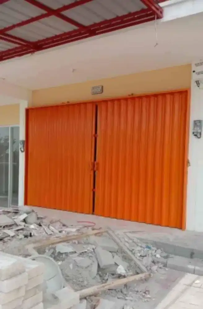 Roling door folding gate