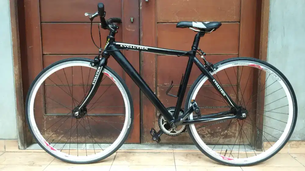 United evolution shop bike