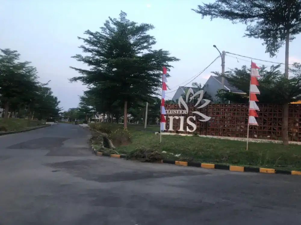 Cluster Iris - Spring Garden - Metland Cibitung