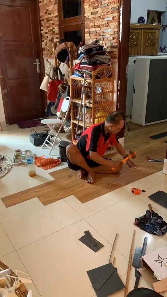 VINYL LANTAI / VINYL FLOOR