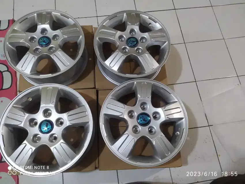 Velg oem suzuki apv R14 hol 5 x 114 ori pako