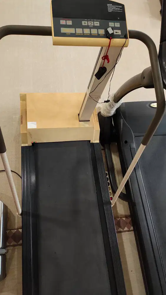 Treadmill merek SportArt Series 3007 Latihan Gym Fitness Murah