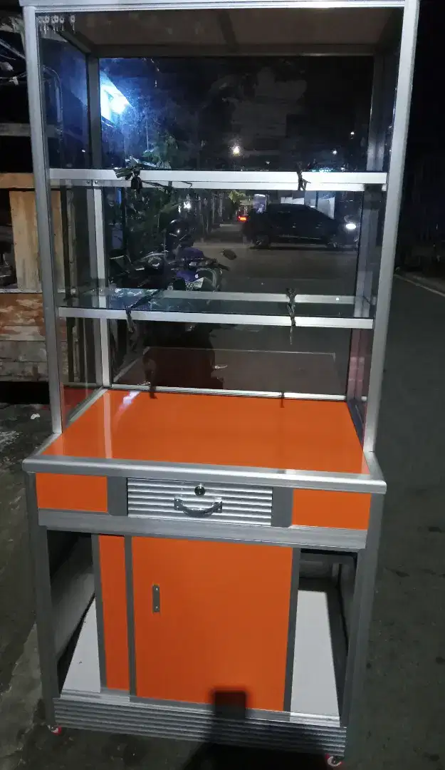 Grobak etalase aluminium ukuran 70x55x165