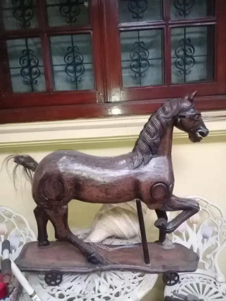 Pajangan patung kuda kayu jati kuno (ada roda)