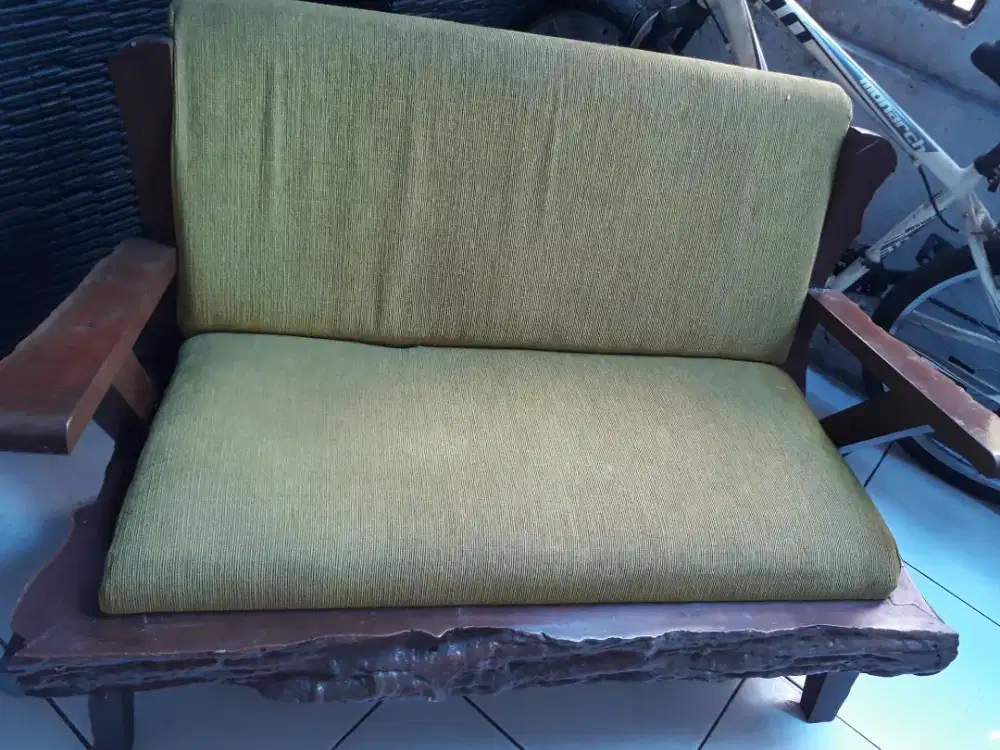 Dijual cepat 1 set mebel jati antik, kondisi masih bagus