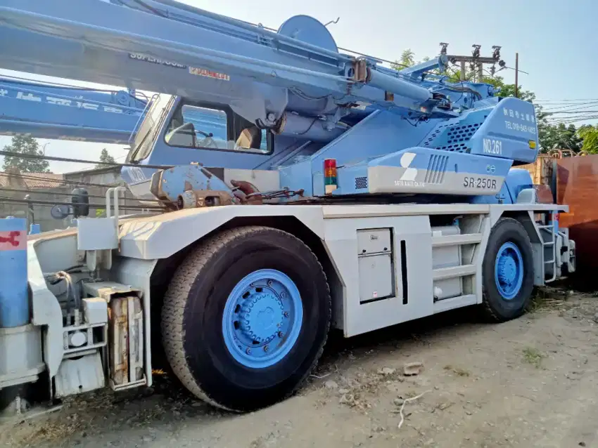 JUAL ROUGHTER CRANE 25 TON KR25H-V7 KATO SR250R