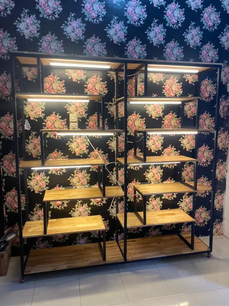 Rak partisi tempahan cocok utk tas dan sepatu