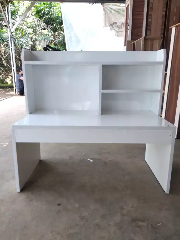 Meja lesehan/meja belajar laptop serbaguna