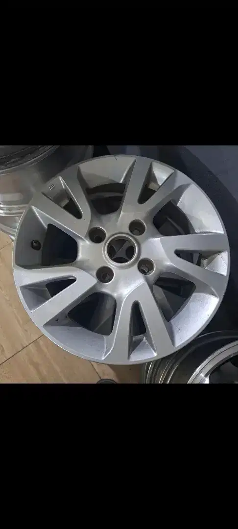 Velg oem livina R15 pcd 4x114 ada 1bj