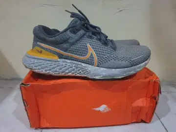 Sepatu running nike on sale zoom