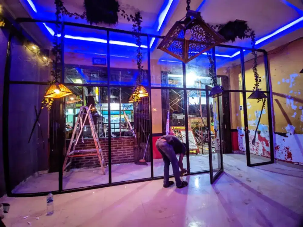 pemasangan kusen pintu aluminium dan kaca