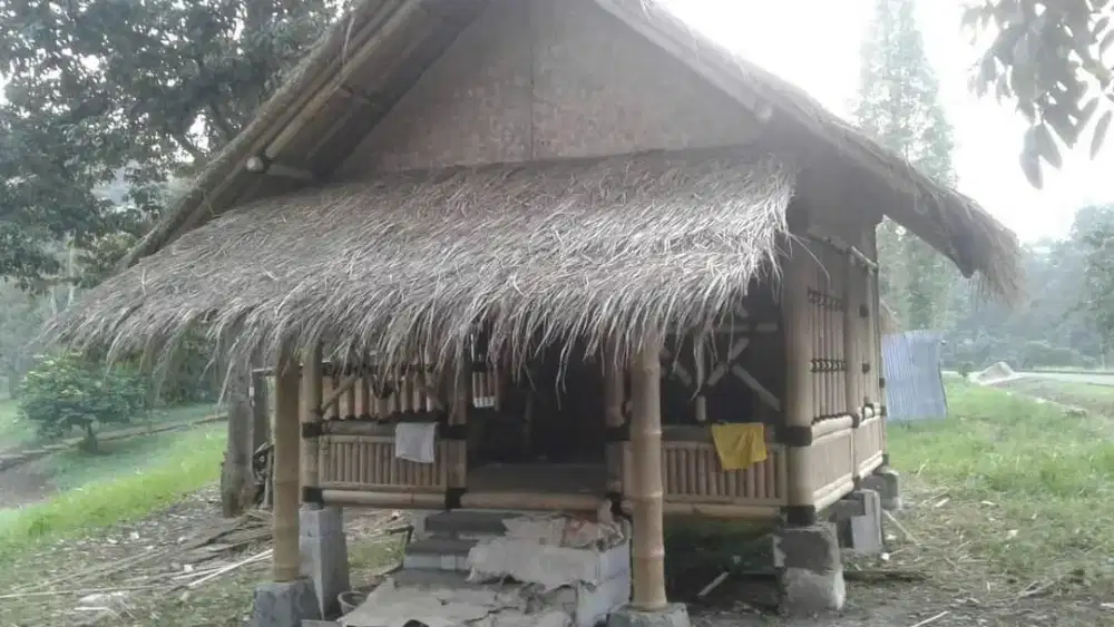 Tukang saung/spesialis tukang saung harga borongan permeter persegi