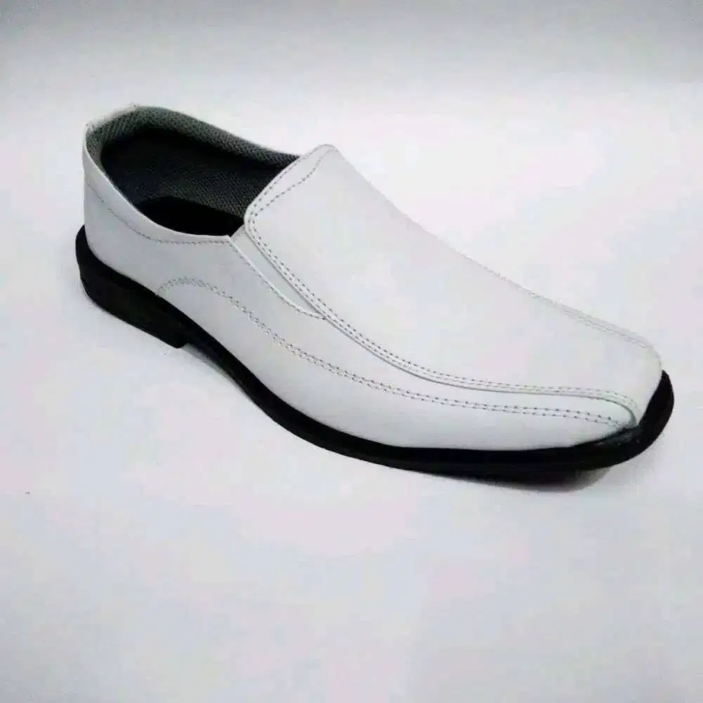 Sepatu Pantofel Pria Formal Dokter Perawat Rumah Sakit Puskesmas Putih
