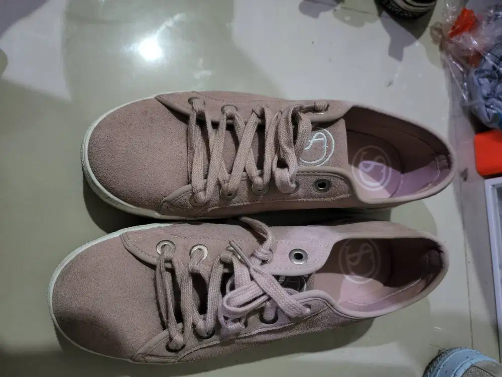 Sepatu superdry original size 41