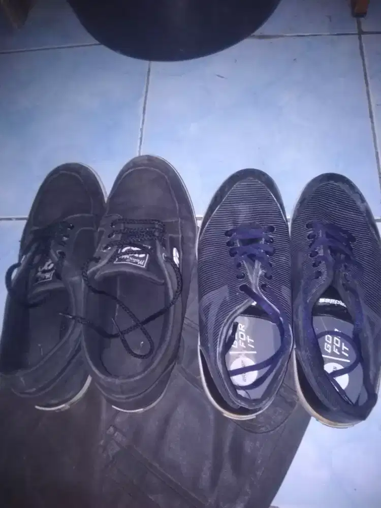 Di jual 2 bh sepatu