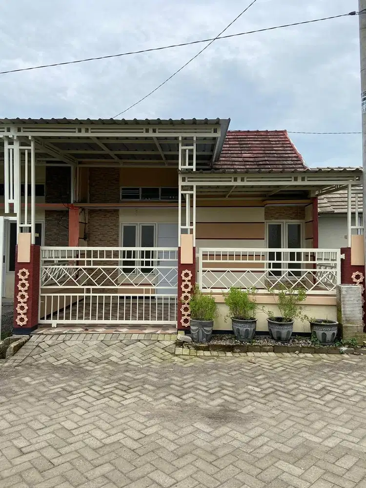 Disewakan Rumah BARU dan SIAP HUNI, cocok utk keluarga milenial