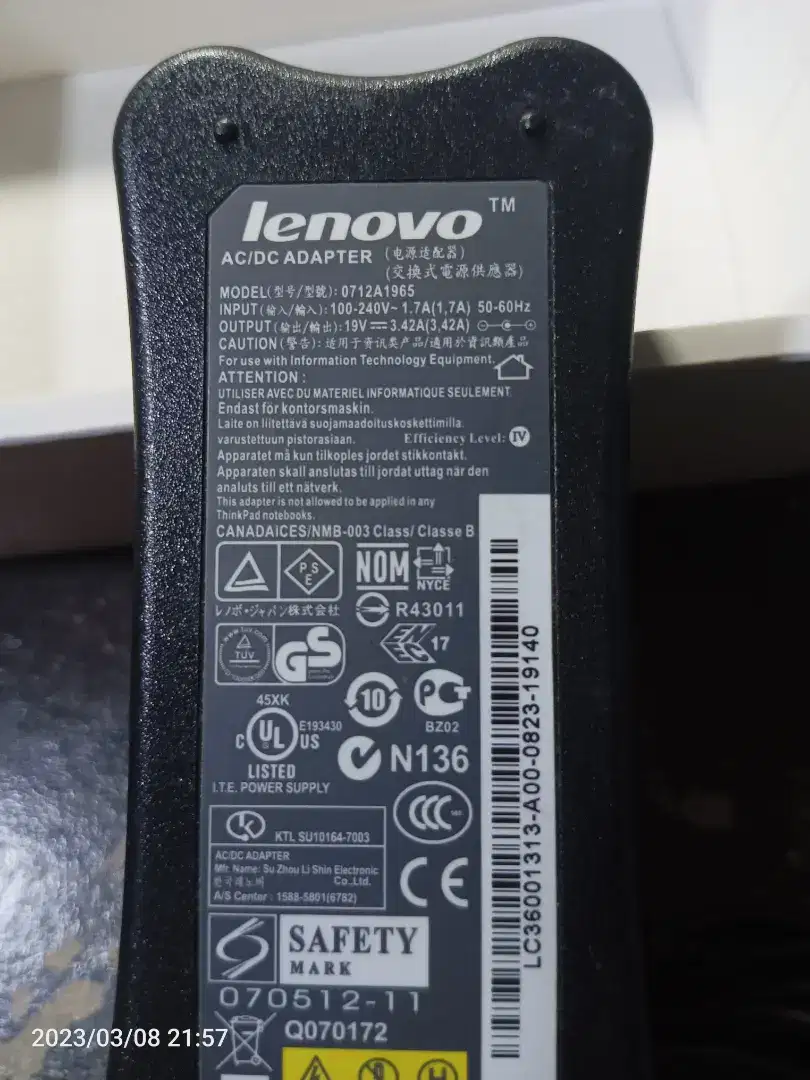 Adaptor Charger Laptop Lenovo 19V