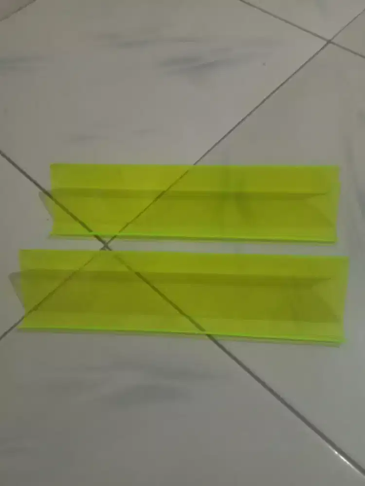 Dudukan kartu paket dan hp kondisi masih bagus borongan 2pcs