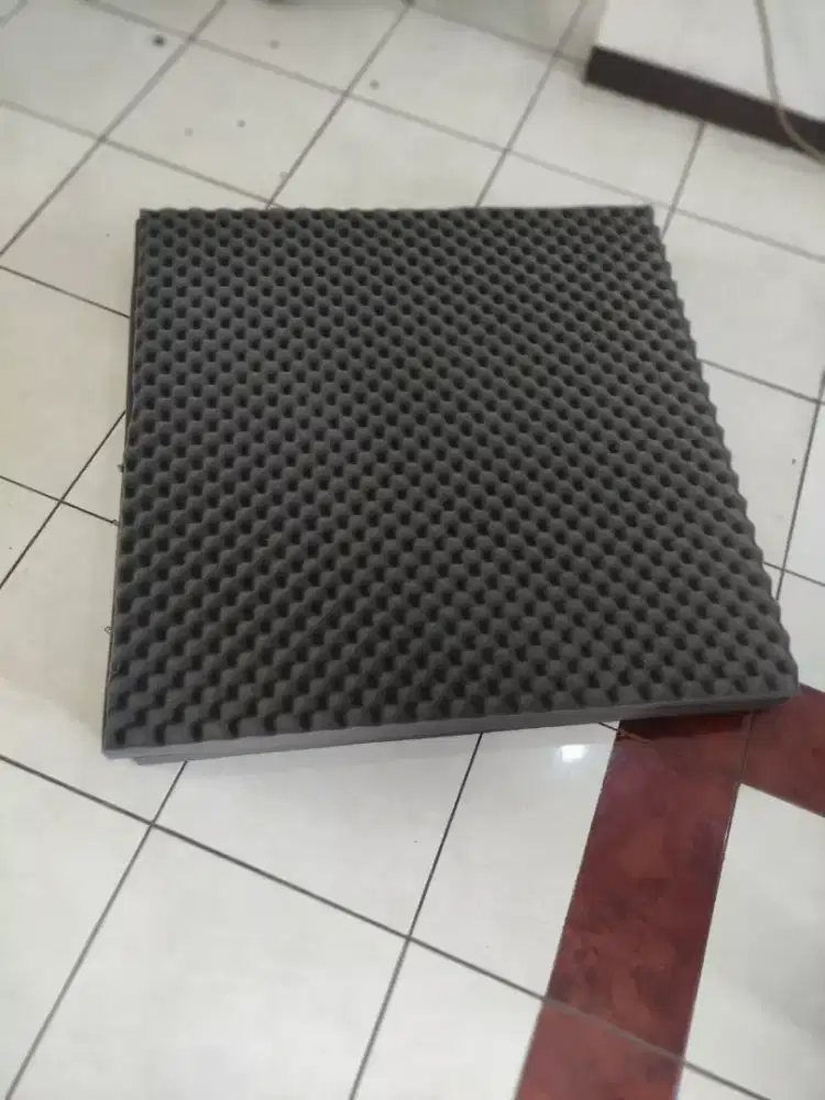 Busa telur peredam akustik ruangan studio