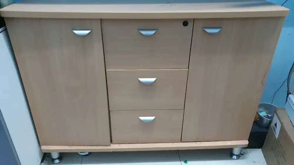 Rak pajangan tv bekas preloved