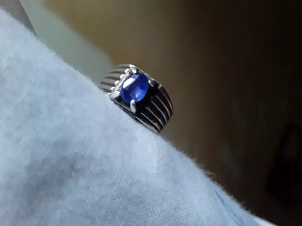 Cincin blue shapire
