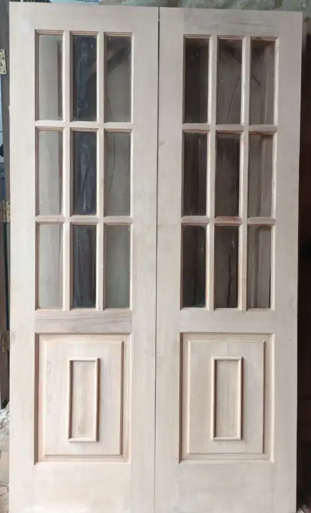 Daun pintu dobel kaca