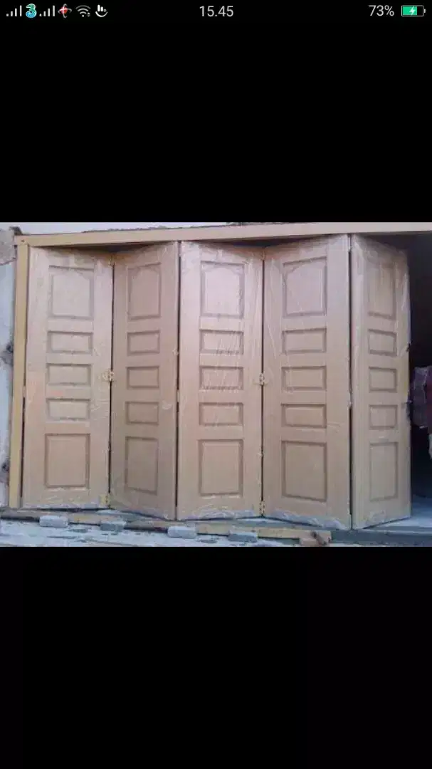 Penyekat Ruangan (Rel, roda Wina)