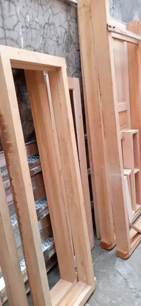 Jual kusen kayu mahoni