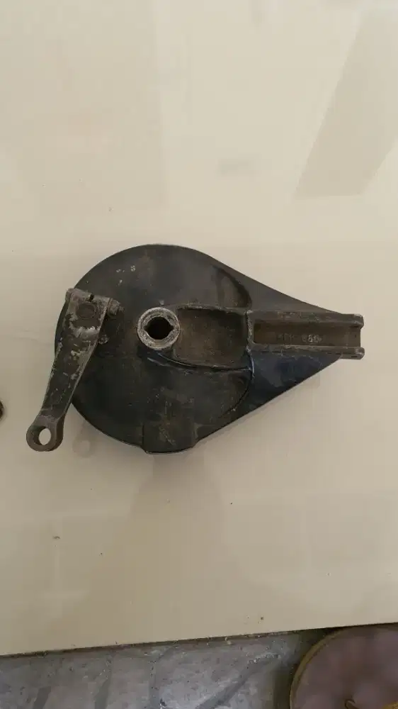 Tutup tromol plus kampas rem blkg Tiger