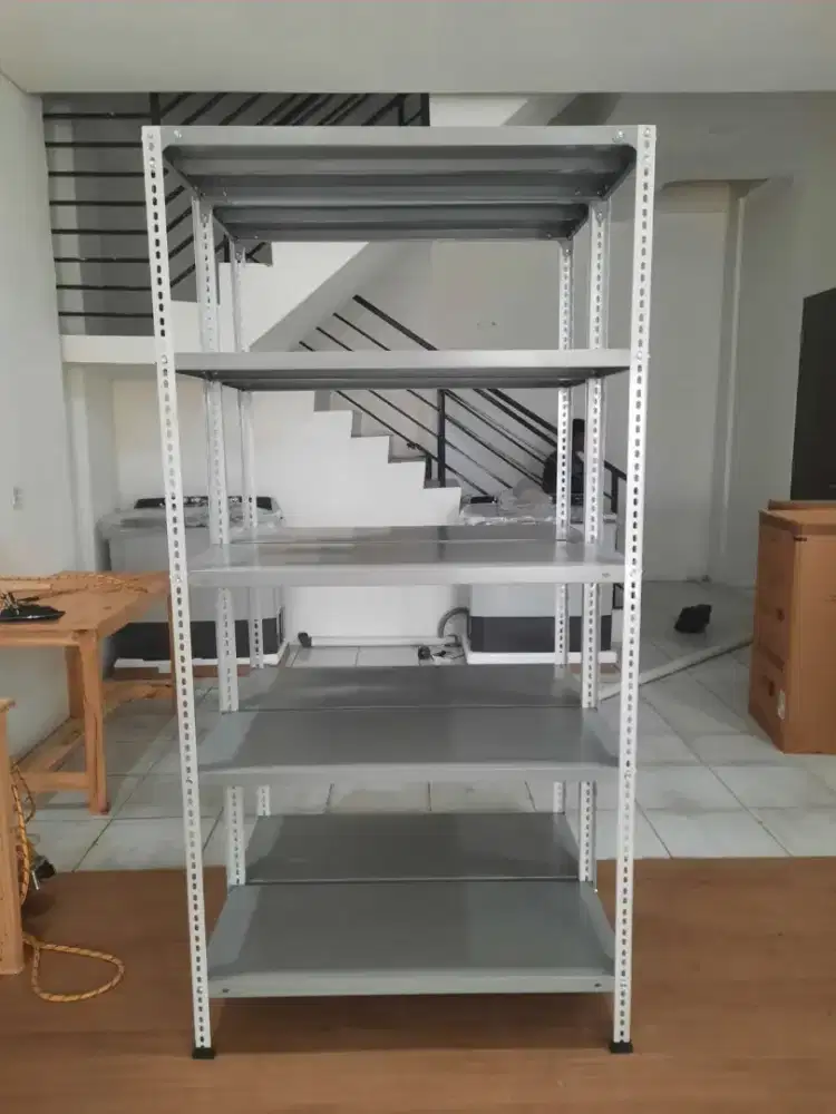 Rak besi siku lubang serbaguna kokoh