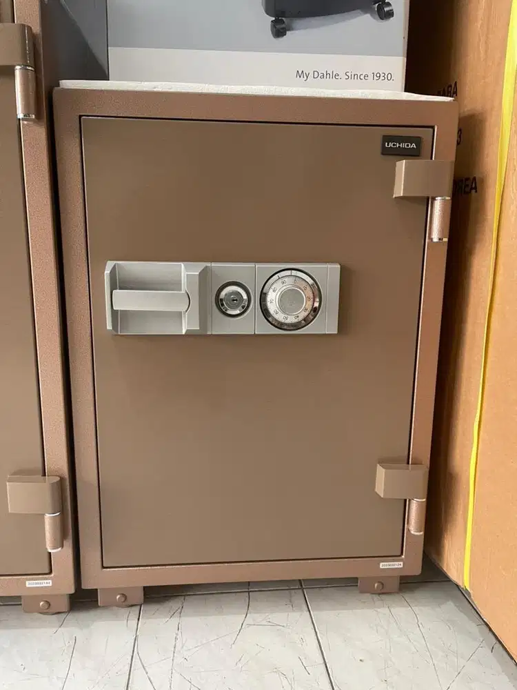 Brankas Uchida BK 172