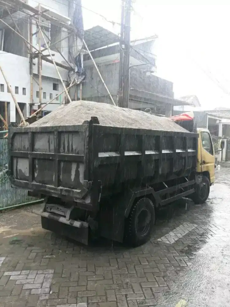 Jual pasir muatan 7 m³ full padat.