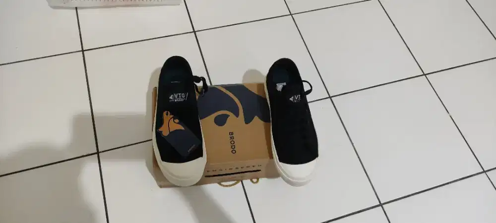 Sneakers Brodo VTG2 Baru Cuman Open Box Lengkap Sama Dus