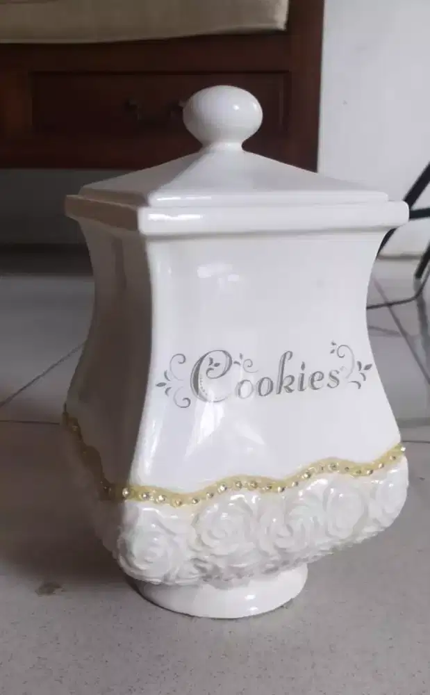 Tempat kue dan permen